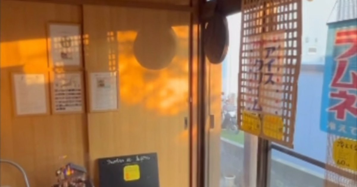 駄菓子屋モモカフェ（福岡県柳川市）の店内
